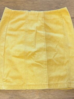 entro Women’s Medium Yellow Structured Mini Skirt